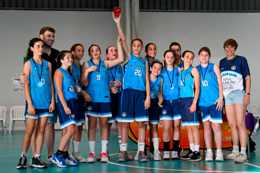 L’equip Infantil femení B, després de les finals de dissabte